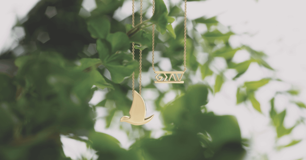 Smart and Stylish Ways to Display Jewelry as Home Decor